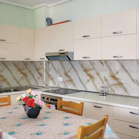 Apartament Sarande With Sea View 12 *