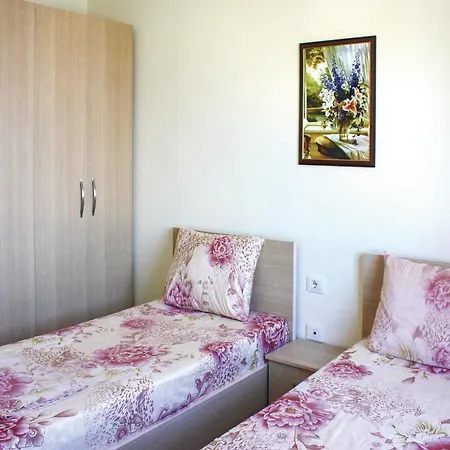Apartament Sarande With Sea View 12